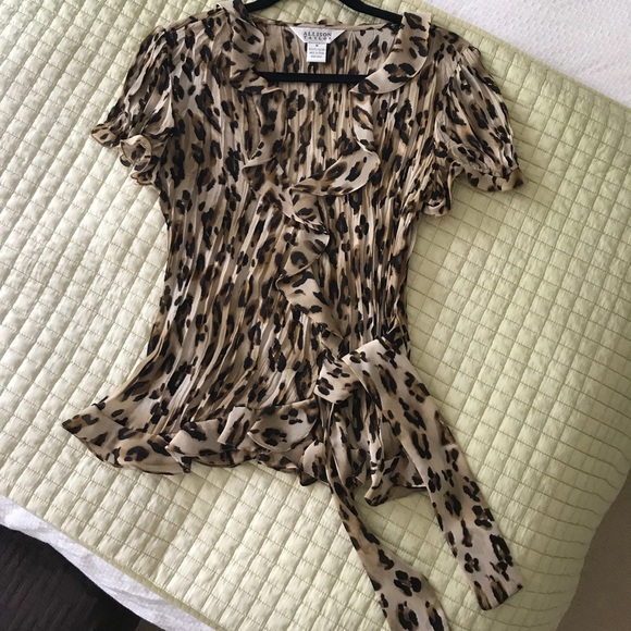 Alison Taylor leopard print wrap rusched short sleeve blouse - Picture 1 of 2